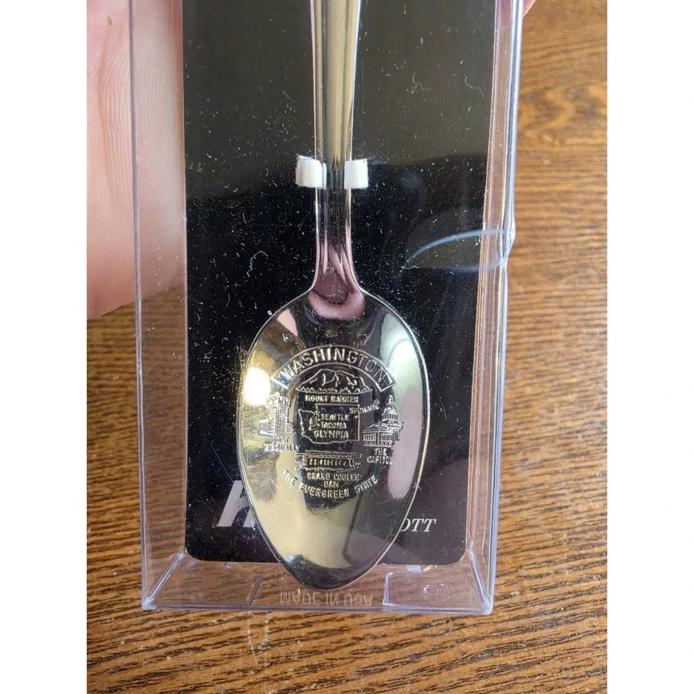 Lot Of 12 Souvenir Collector Spoons Travel States International Mixed‎ Metals